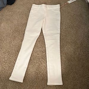 Selling white vineyard vines jeans size 12 girls